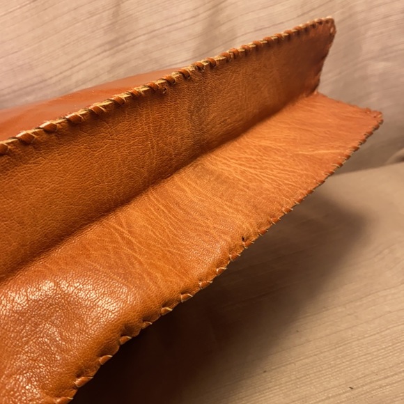 Handmade all leather vintage shoulder tote - Picture 9 of 13